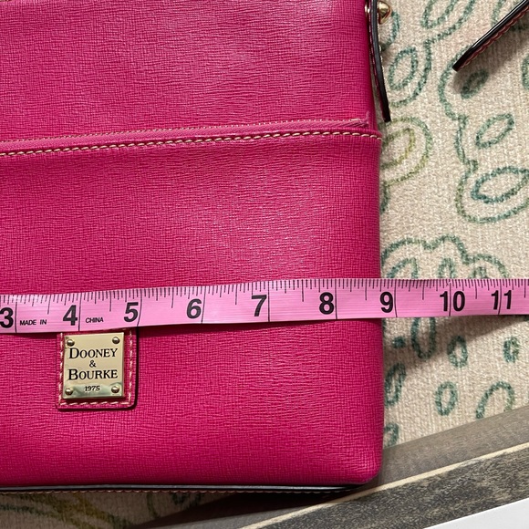 Dooney & Burke crossbody bag - Picture 6 of 8